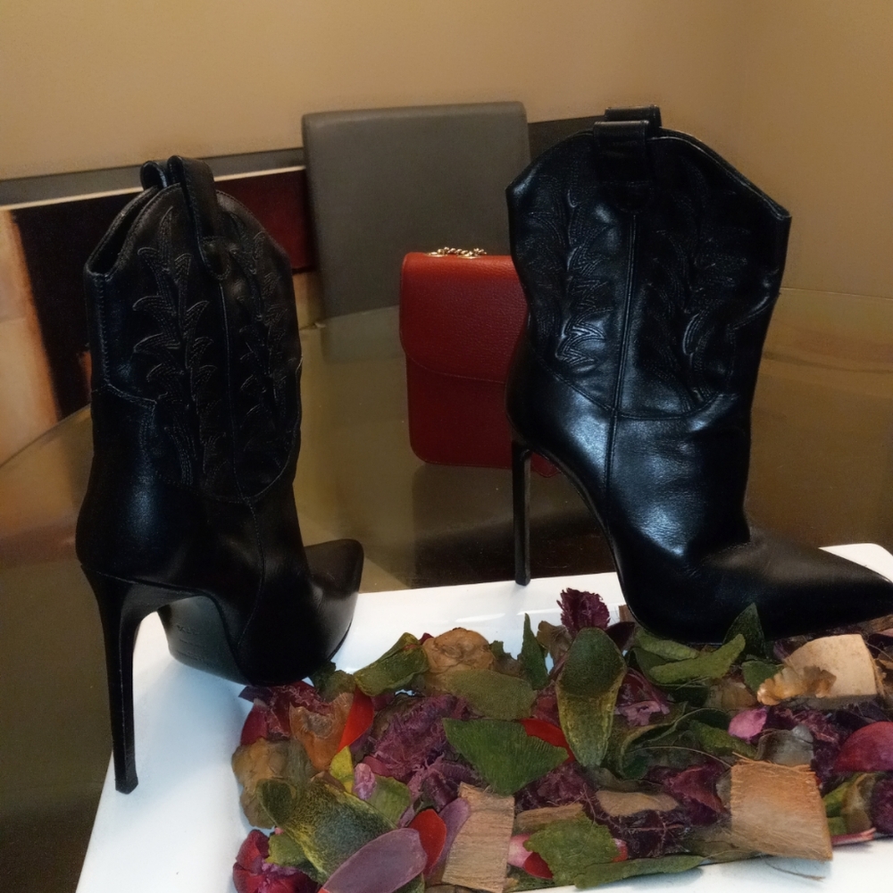 Saint laurent midi boot good condition, 200@%authentic